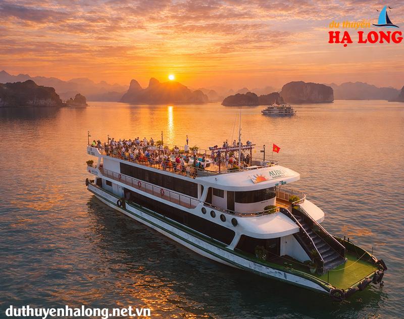 du-thuyen-aurora-ha-long