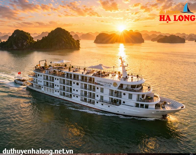 Du thuyền Paradise sang trọng tại Vịnh Hạ Long